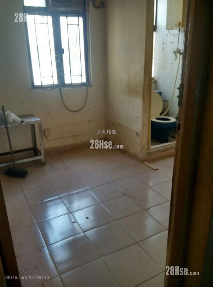 Chinese Mansion Sell 3 Bedrooms , 3 Bathrooms 420 ft²