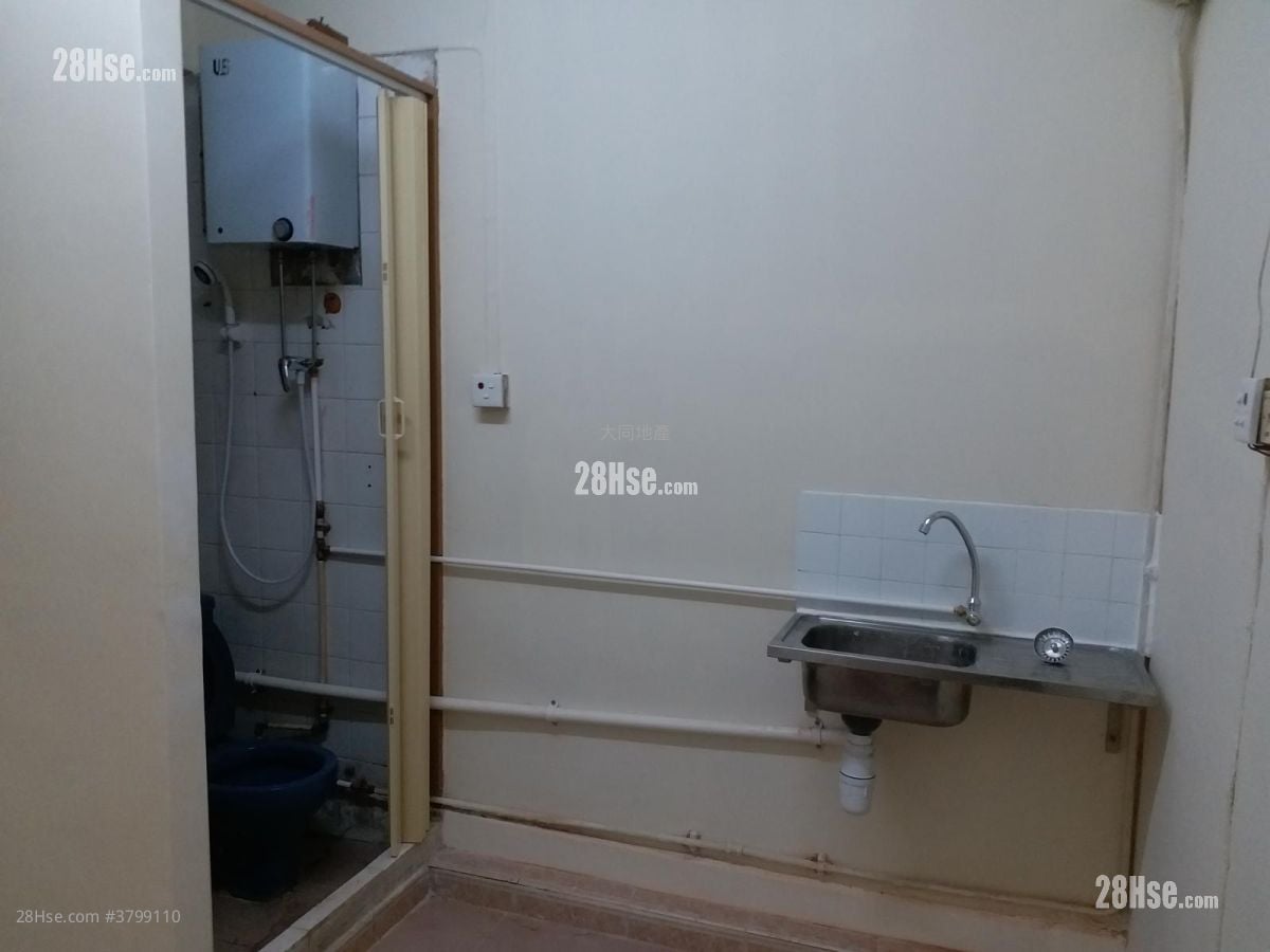 Chinese Mansion Sell 3 Bedrooms , 3 Bathrooms 420 ft²