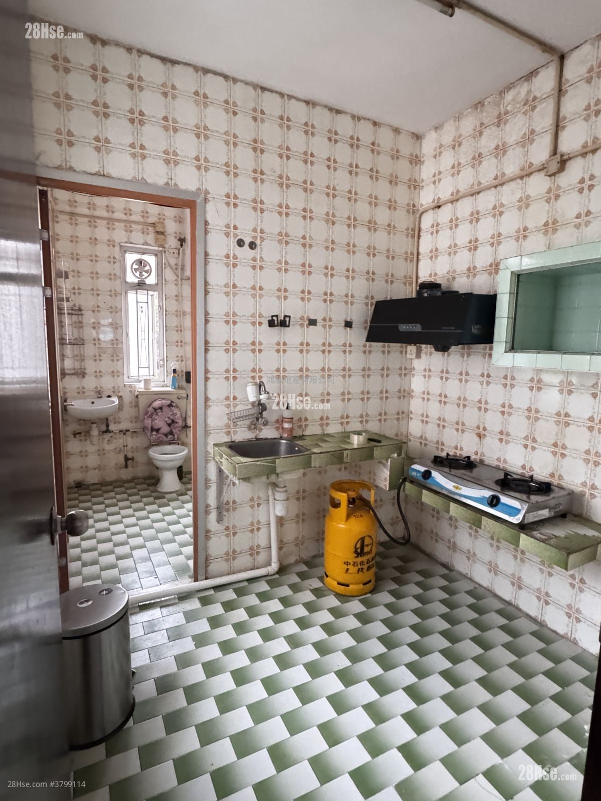 唐楼 租盘 2 房 , 1 浴室 564 平方尺