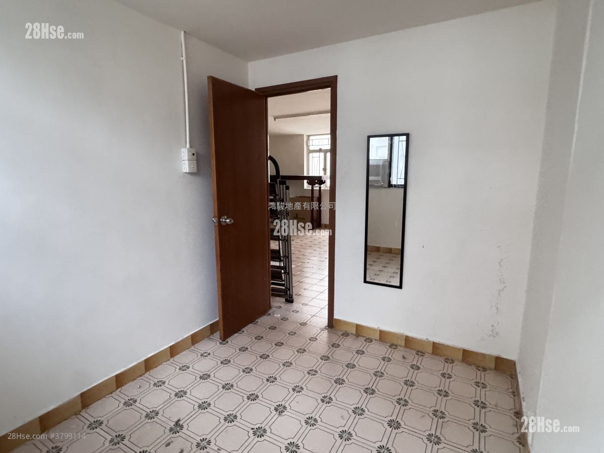 唐楼 租盘 2 房 , 1 浴室 564 平方尺