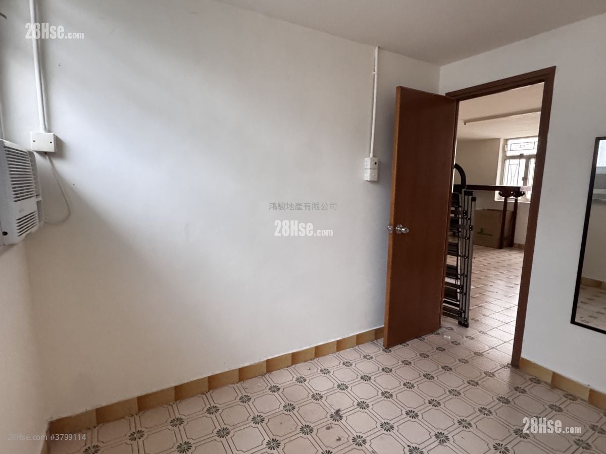 唐楼 租盘 2 房 , 1 浴室 564 平方尺