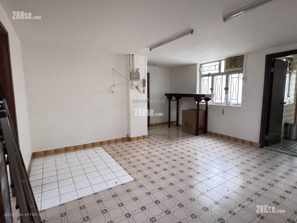 唐楼 租盘 2 房 , 1 浴室 564 平方尺