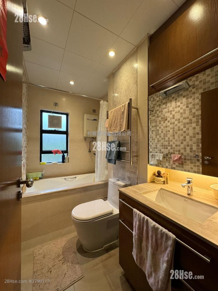 Heng Fa Villa Sell 3 Bedrooms , 2 Bathrooms 1,046 ft²