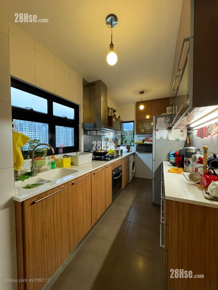 Heng Fa Villa Sell 3 Bedrooms , 2 Bathrooms 1,046 ft²