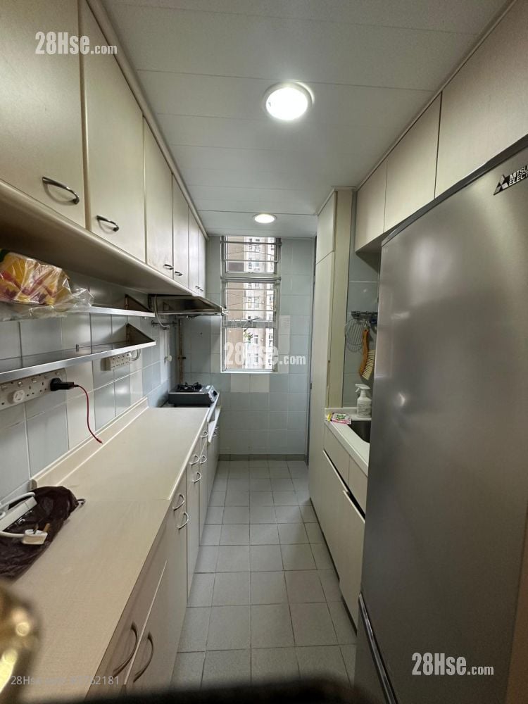 德强苑 售盘 2 房 , 1 浴室 574 平方尺