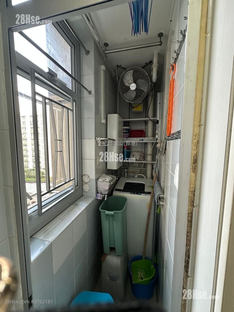 德强苑 售盘 2 房 , 1 浴室 574 平方尺