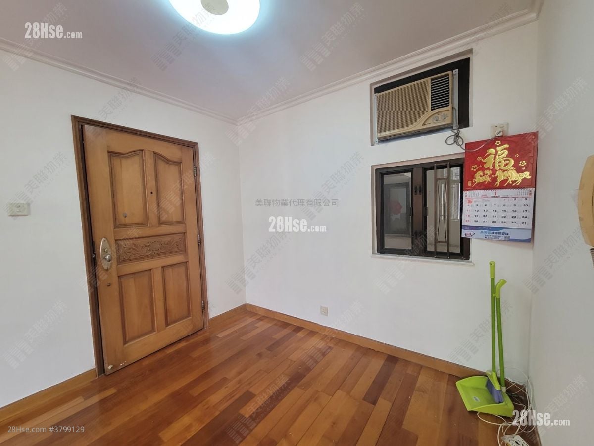 Luk Yeung Sun Chuen Sell 2 Bedrooms 451 ft²