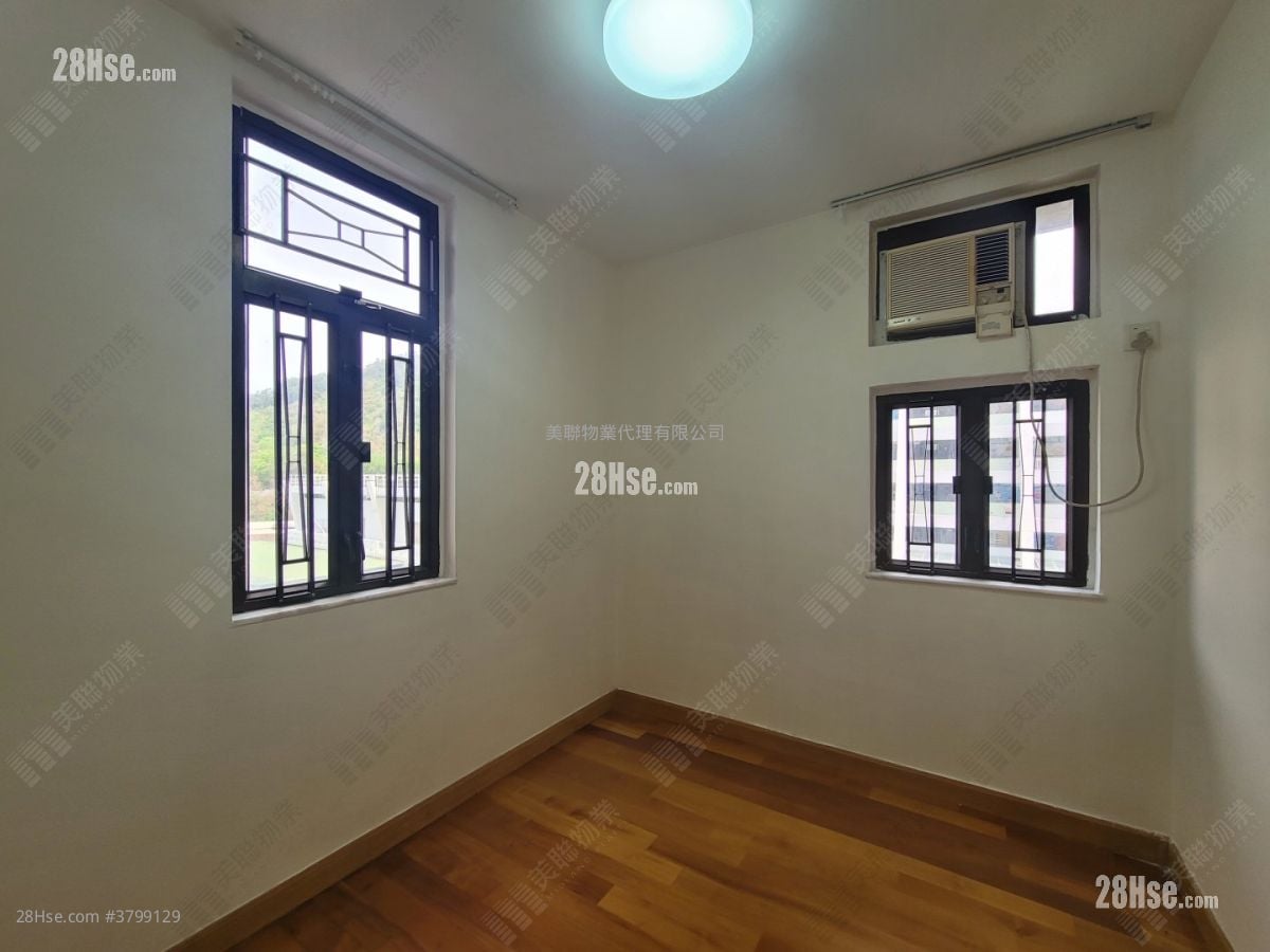 Luk Yeung Sun Chuen Sell 2 Bedrooms 451 ft²