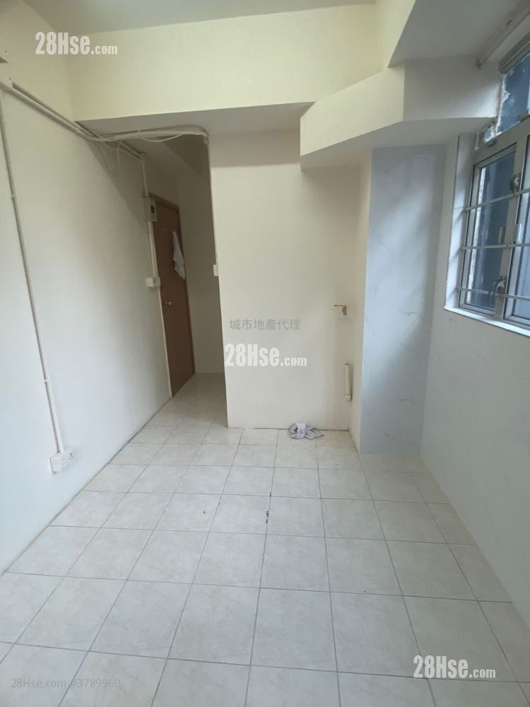 Toa Tak Building Rental Studio , 1 Bathroom 150 ft²