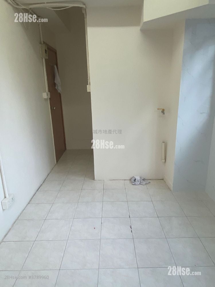 Toa Tak Building Rental Studio , 1 Bathroom 150 ft²