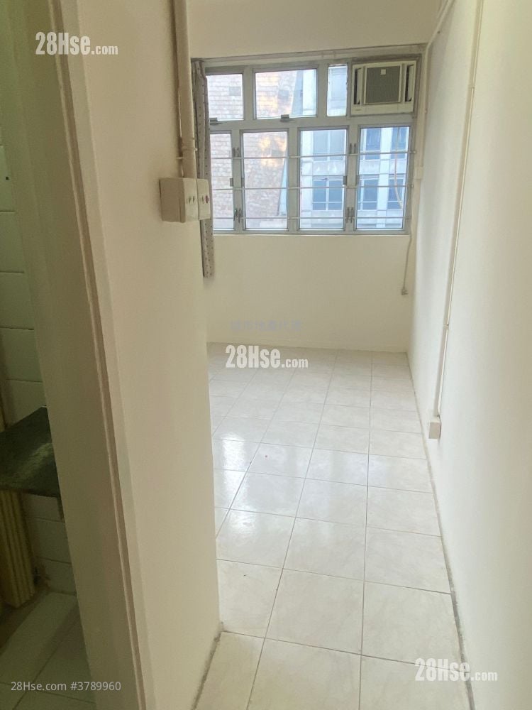 Toa Tak Building Rental Studio , 1 Bathroom 150 ft²