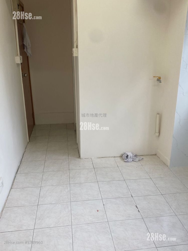 Toa Tak Building Rental Studio , 1 Bathroom 150 ft²