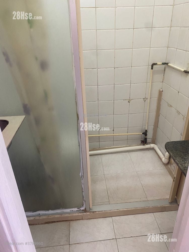 Toa Tak Building Rental Studio , 1 Bathroom 150 ft²