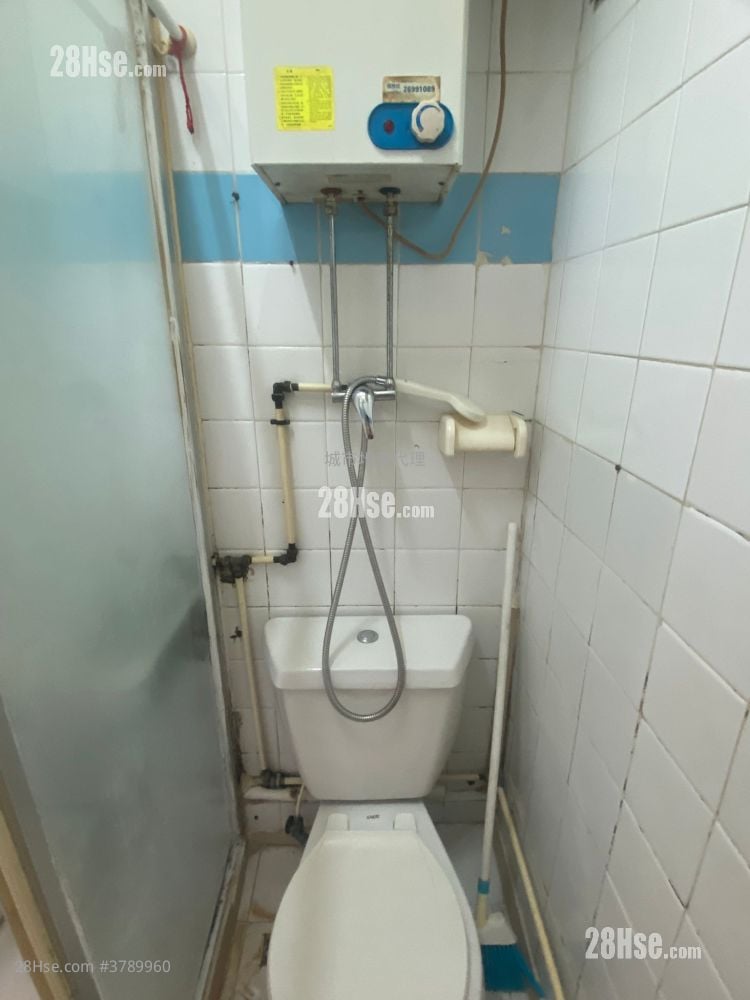 Toa Tak Building Rental Studio , 1 Bathroom 150 ft²