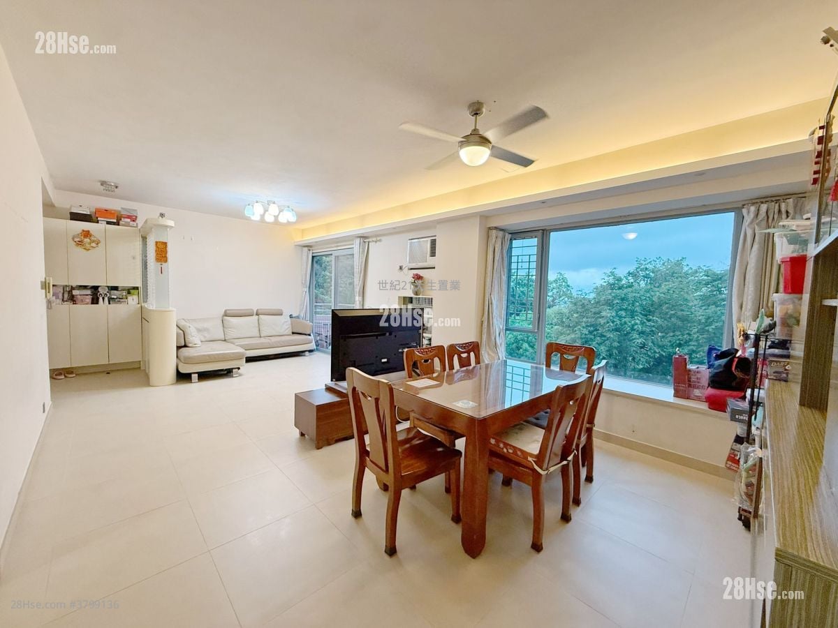 Peridot Court Sell 4 Bedrooms , 2 Bathrooms 1,155 ft²