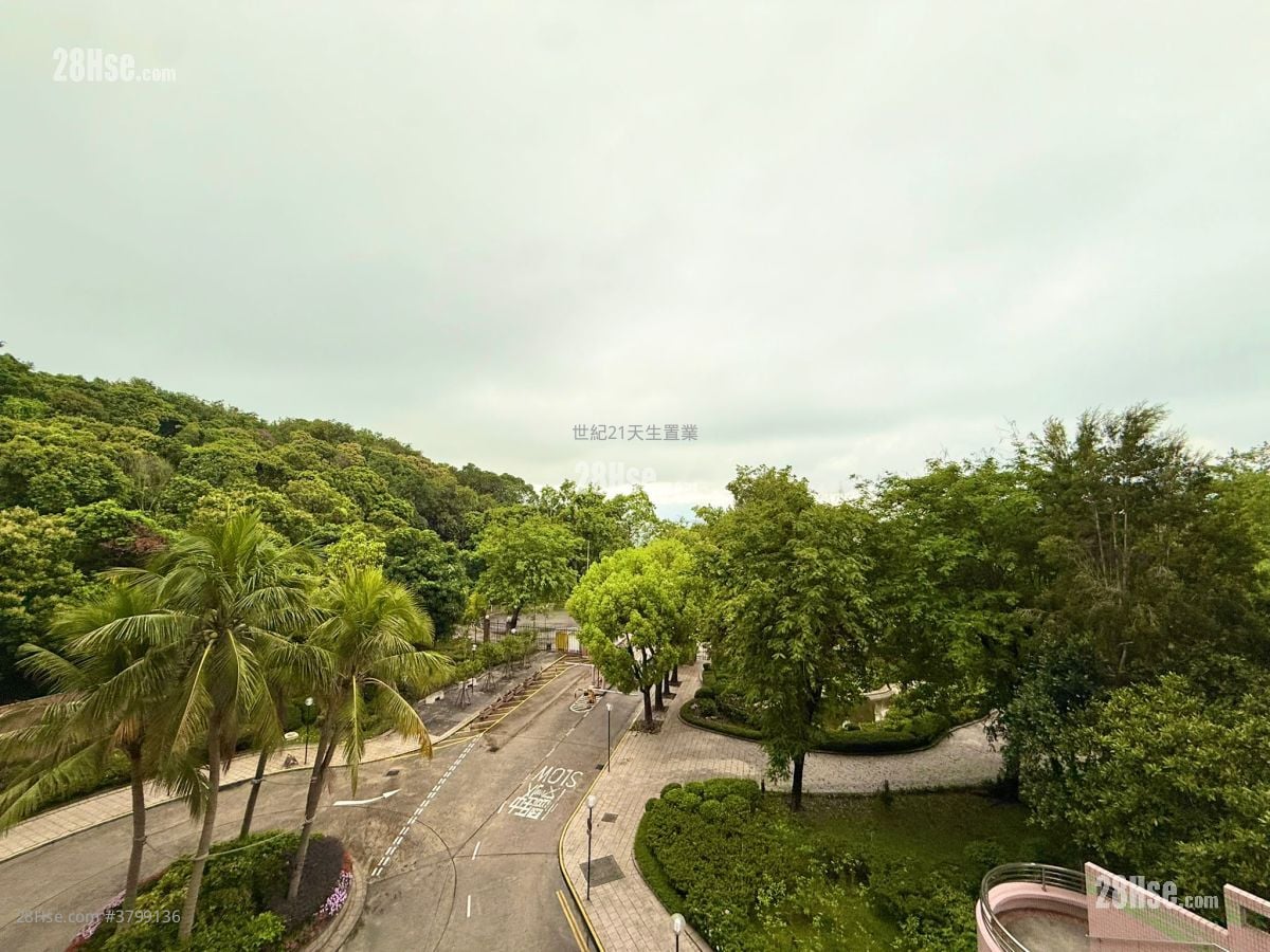 Peridot Court Sell 4 Bedrooms , 2 Bathrooms 1,155 ft²