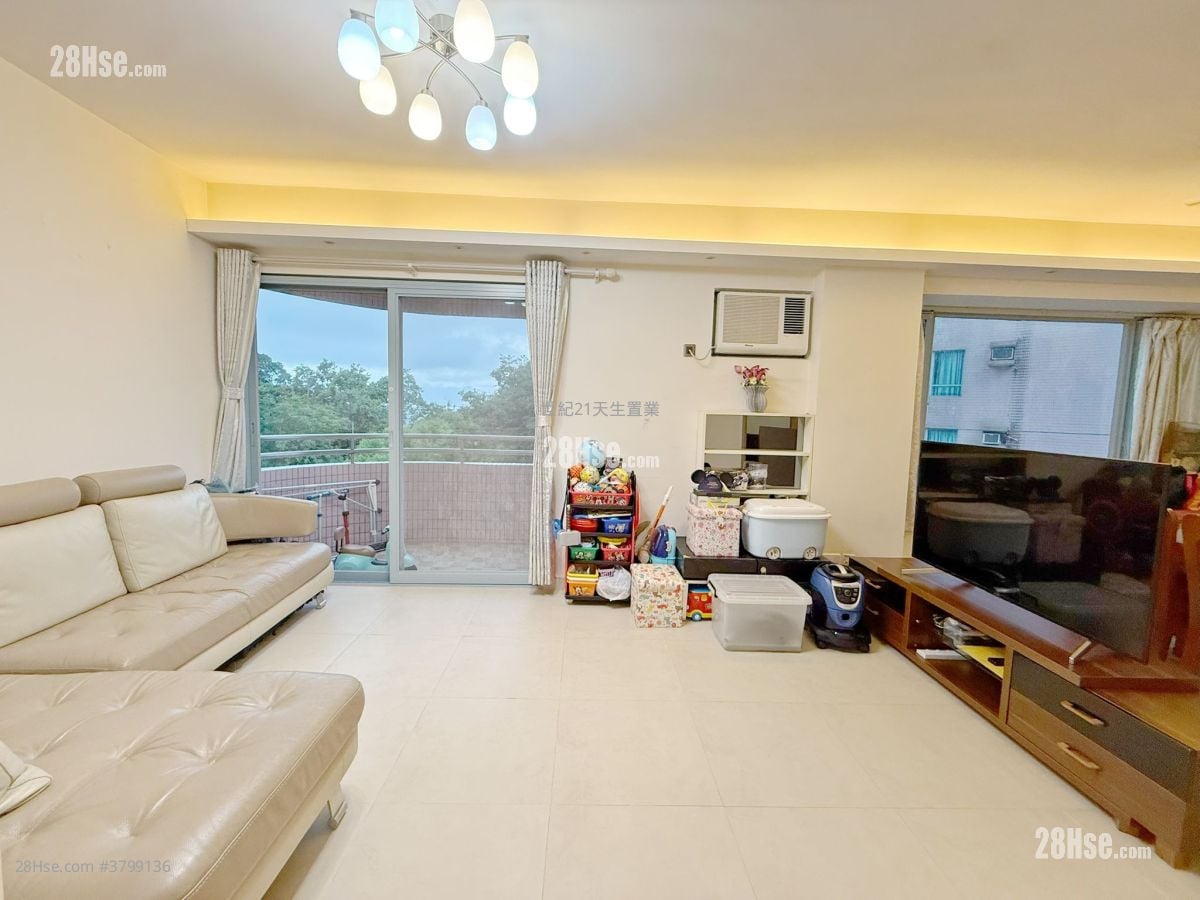 Peridot Court Sell 4 Bedrooms , 2 Bathrooms 1,155 ft²