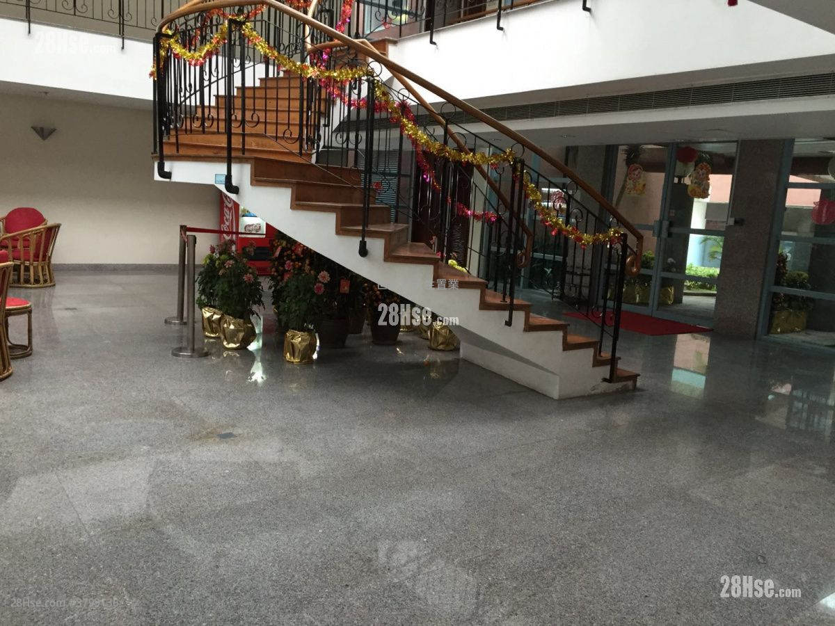 Peridot Court Sell 4 Bedrooms , 2 Bathrooms 1,155 ft²