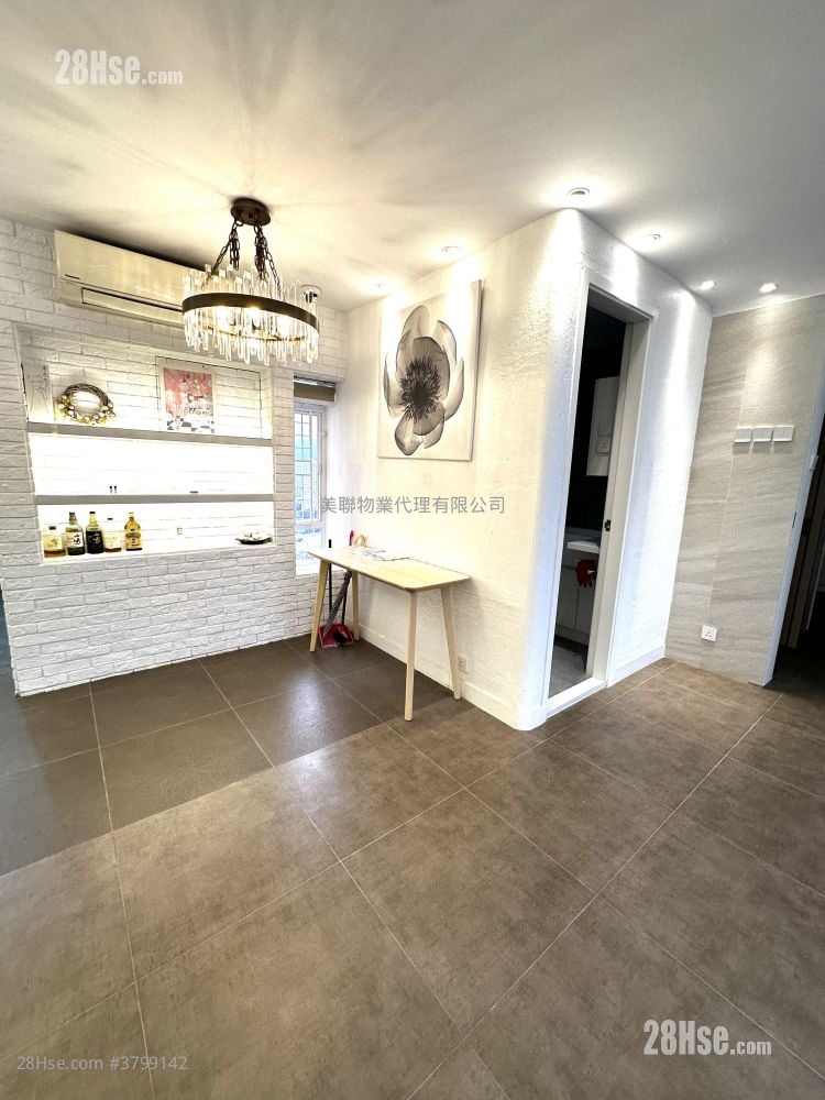 Sunshine City Sell 3 Bedrooms , 2 Bathrooms 932 ft²