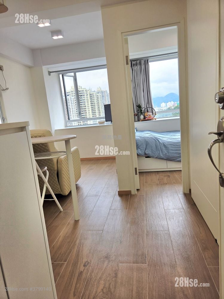 Man Bo Building Sell 1 Bedroom , 1 Bathroom 254 ft²