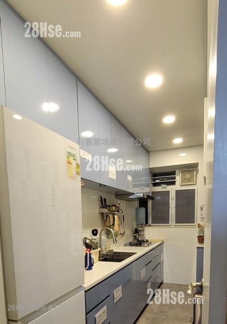 Kowloon Tong Mansion Sell 3 Bedrooms , 2 Bathrooms 1,074 ft²