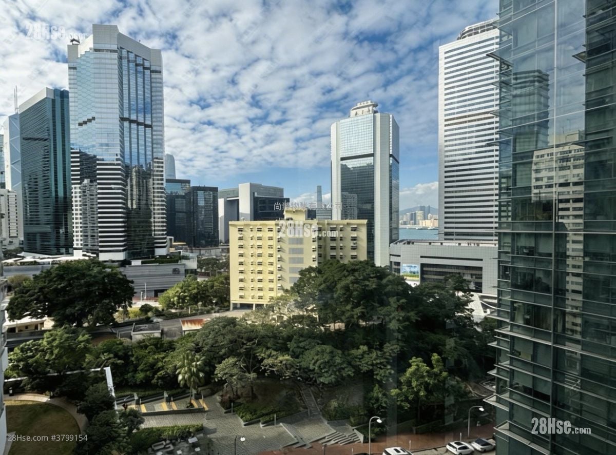 Starcrest Sell 3 Bedrooms , 2 Bathrooms 918 ft²