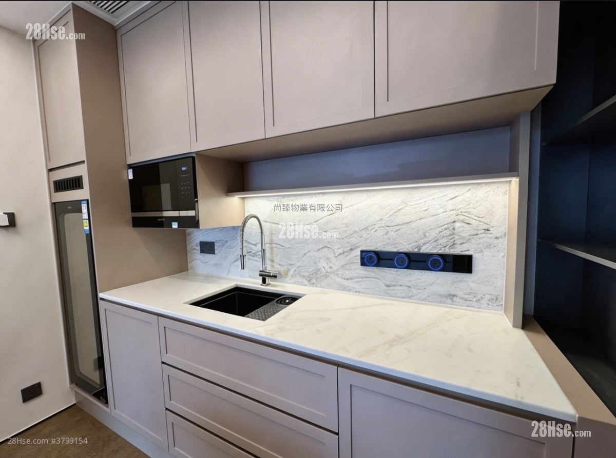 Starcrest Sell 3 Bedrooms , 2 Bathrooms 918 ft²