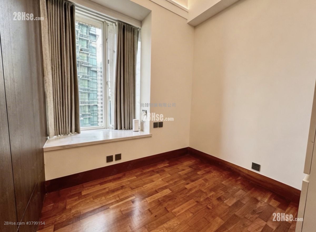 Starcrest Sell 3 Bedrooms , 2 Bathrooms 918 ft²