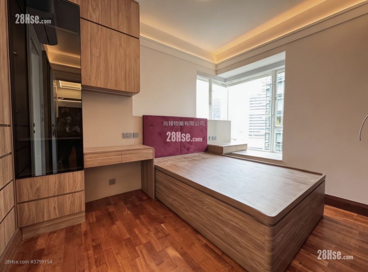 Starcrest Sell 3 Bedrooms , 2 Bathrooms 918 ft²