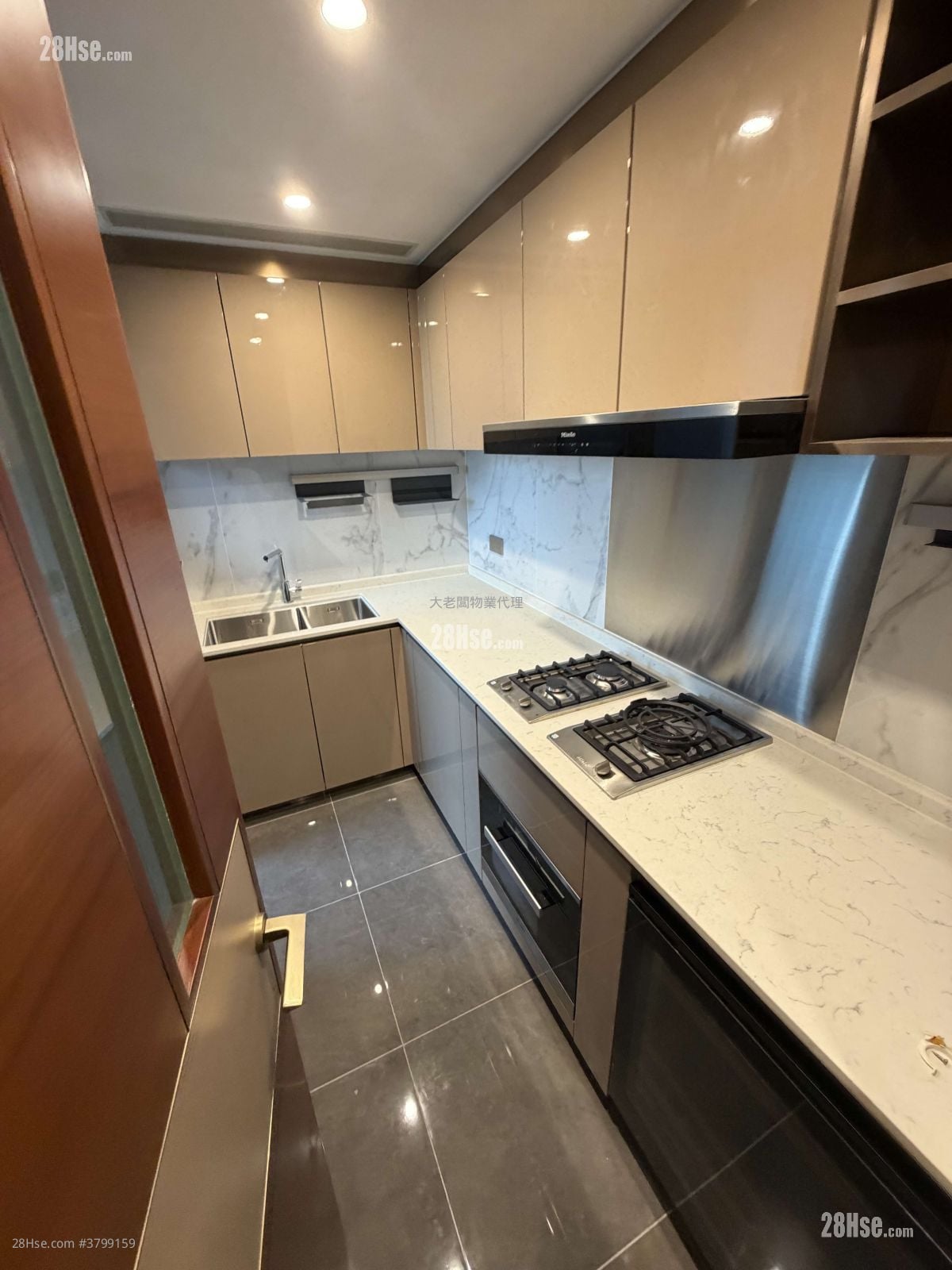 缇岸 售盘 3 房 , 2 浴室 798 平方尺