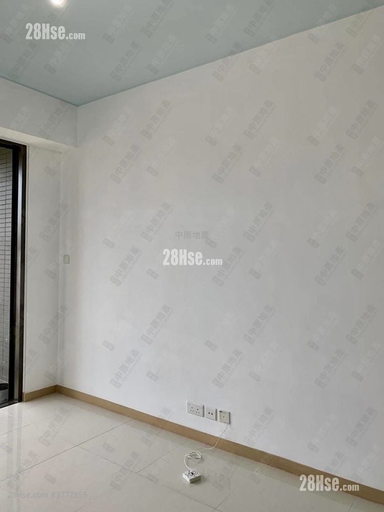 Dragons Range Sell 1 Bedroom , 1 Bathroom 466 ft²