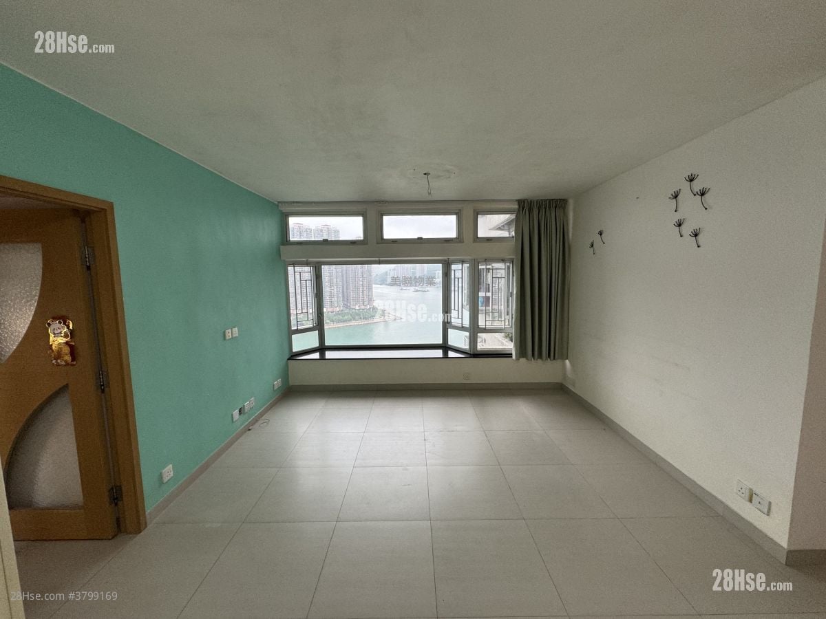 Riviera Gardens Sell 3 Bedrooms 665 ft²