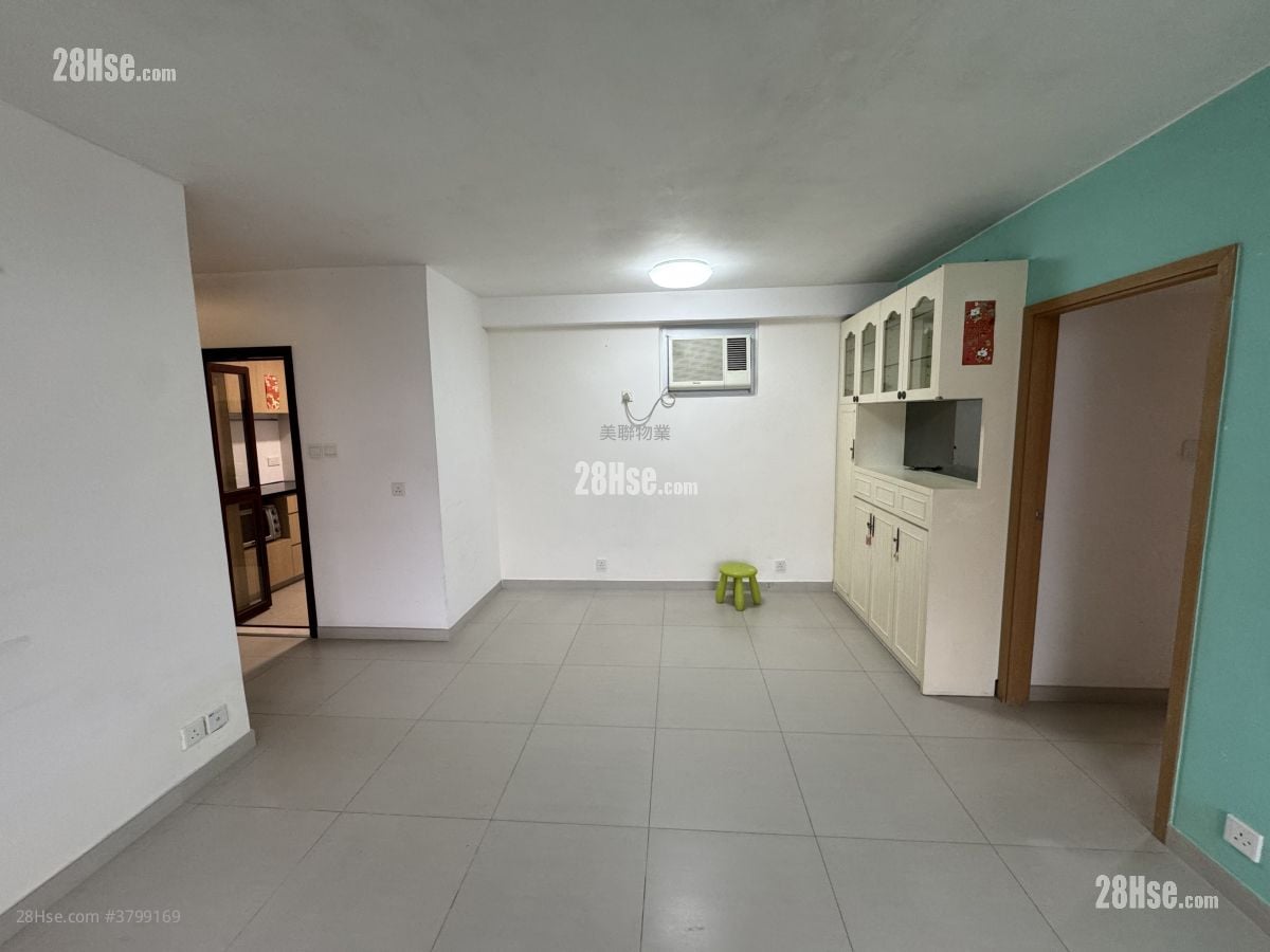 Riviera Gardens Sell 3 Bedrooms 665 ft²