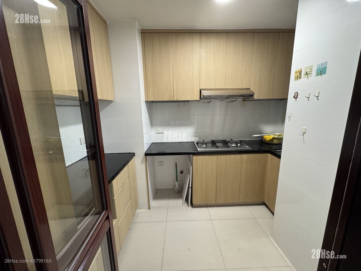 Riviera Gardens Sell 3 Bedrooms 665 ft²