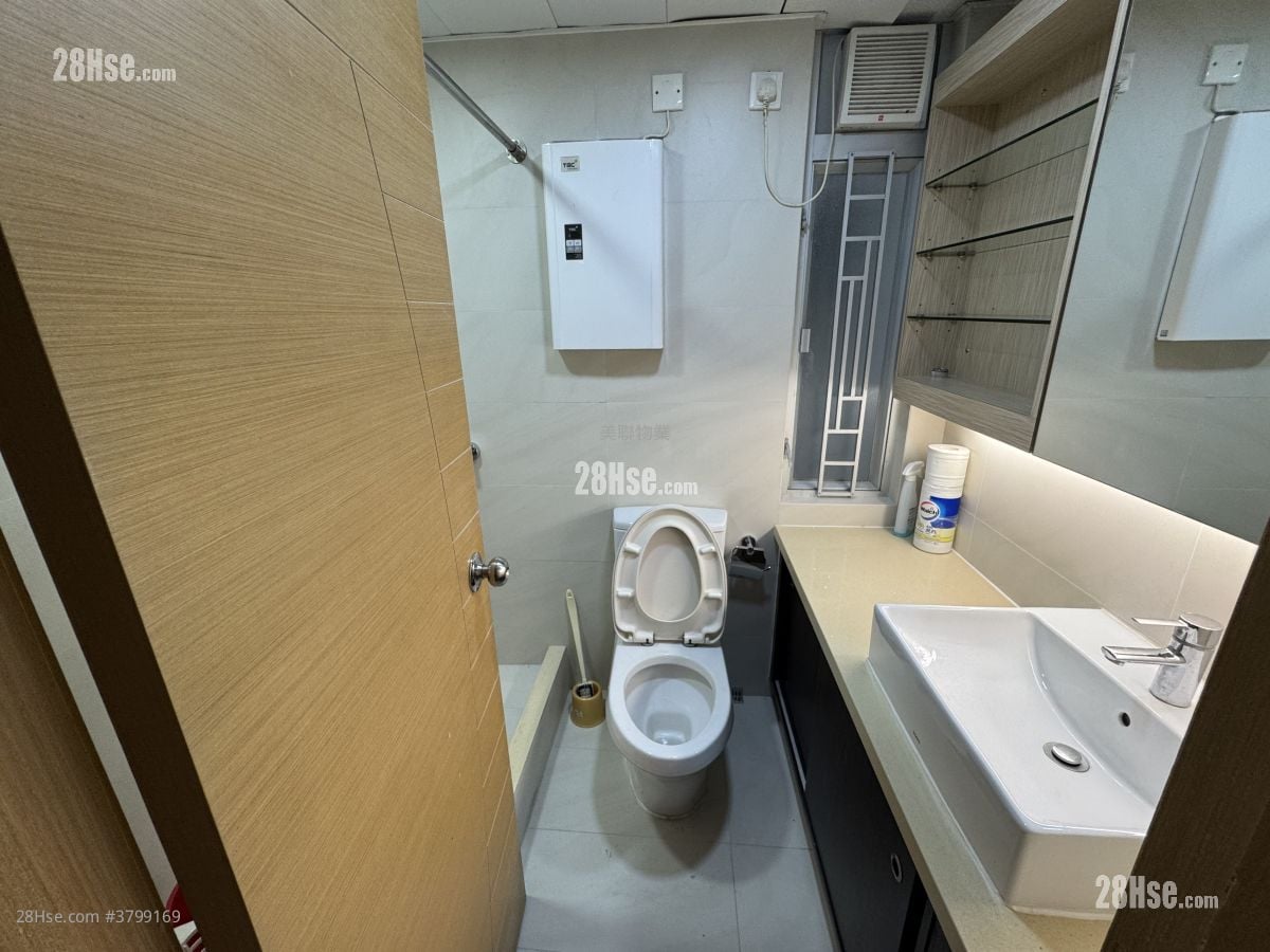 Riviera Gardens Sell 3 Bedrooms 665 ft²