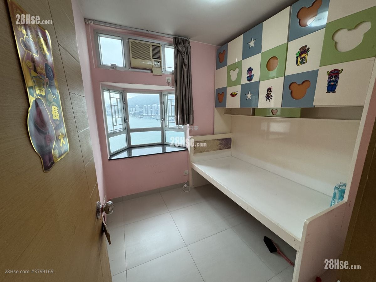 Riviera Gardens Sell 3 Bedrooms 665 ft²