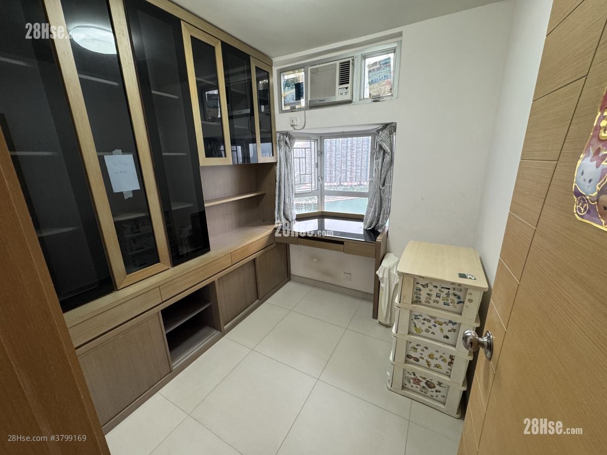 Riviera Gardens Sell 3 Bedrooms 665 ft²