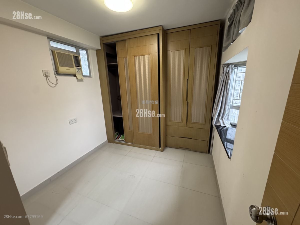 Riviera Gardens Sell 3 Bedrooms 665 ft²