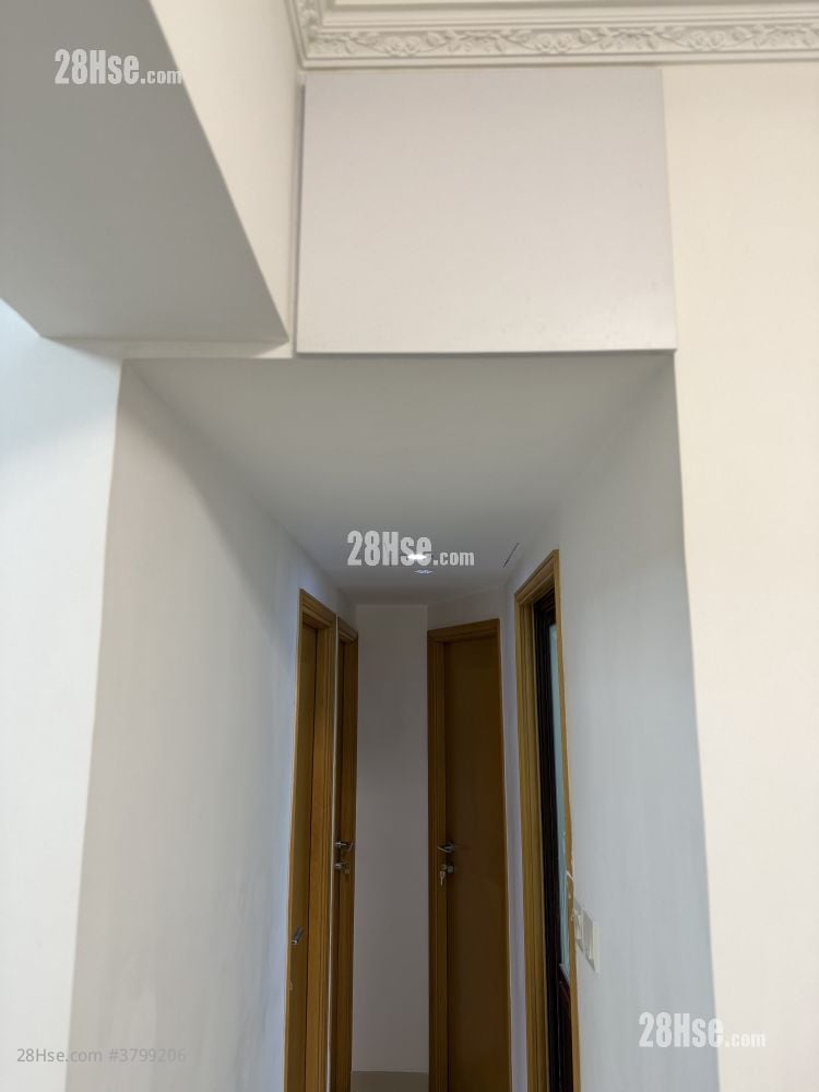 Fortune Centre Rental 3 Bedrooms , 1 Bathroom 424 ft²