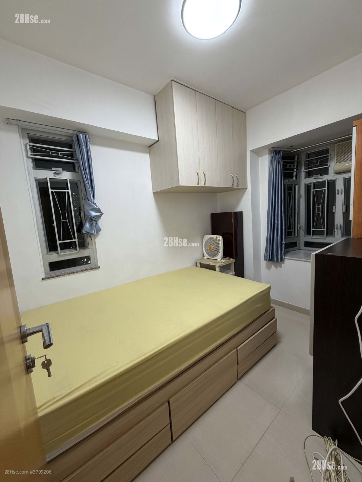 Fortune Centre Rental 3 Bedrooms , 1 Bathroom 424 ft²