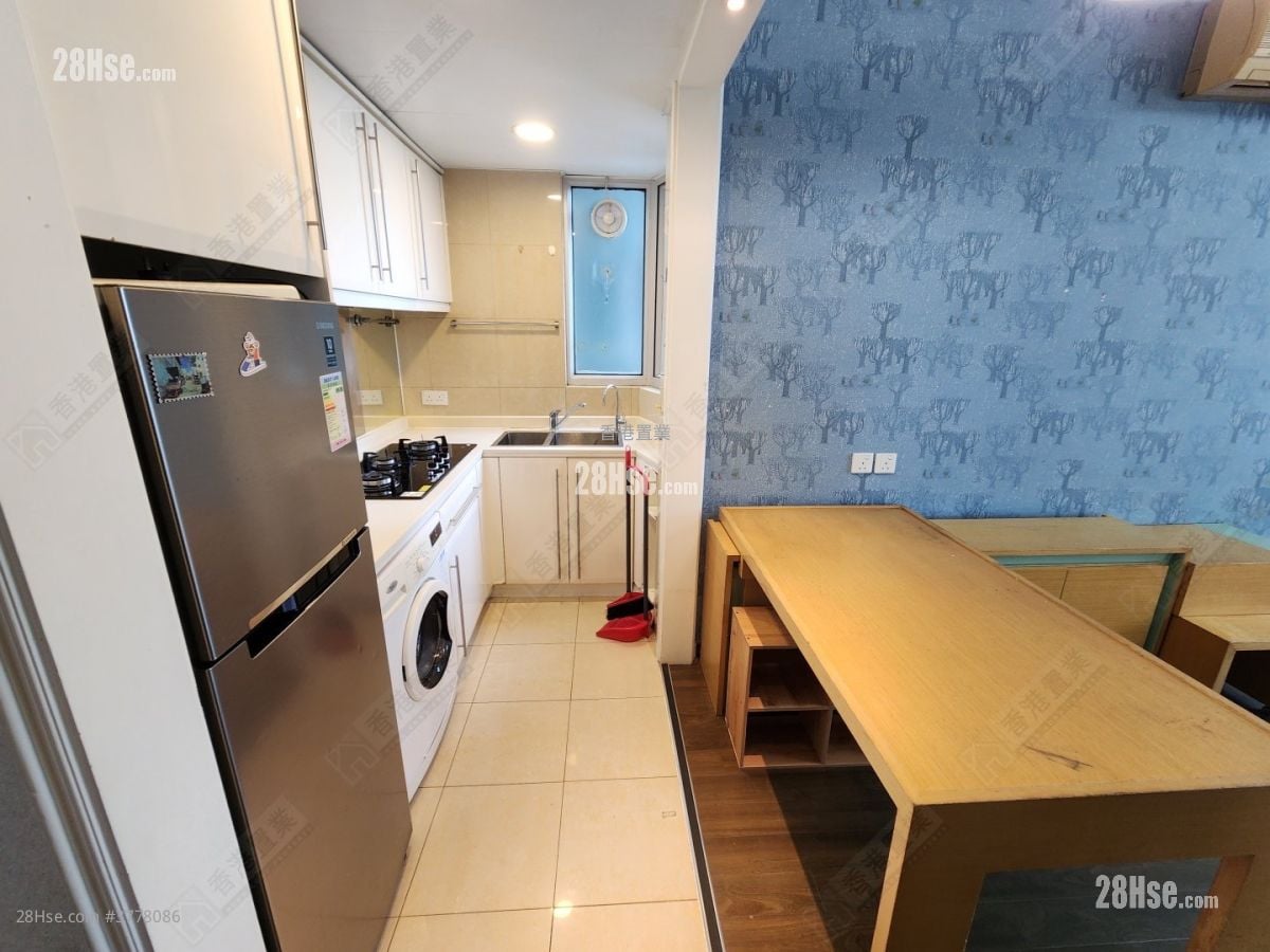 Banyan Garden Rental 2 Bedrooms , 1 Bathroom 468 ft²