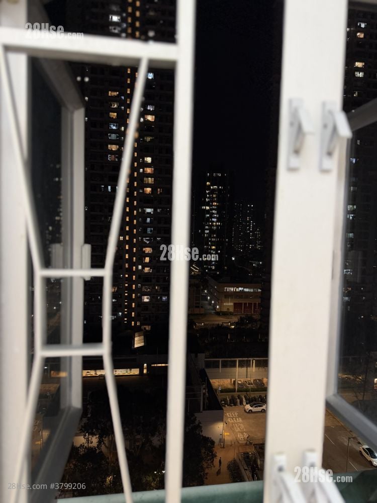 Fortune Centre Rental 3 Bedrooms , 1 Bathroom 424 ft²