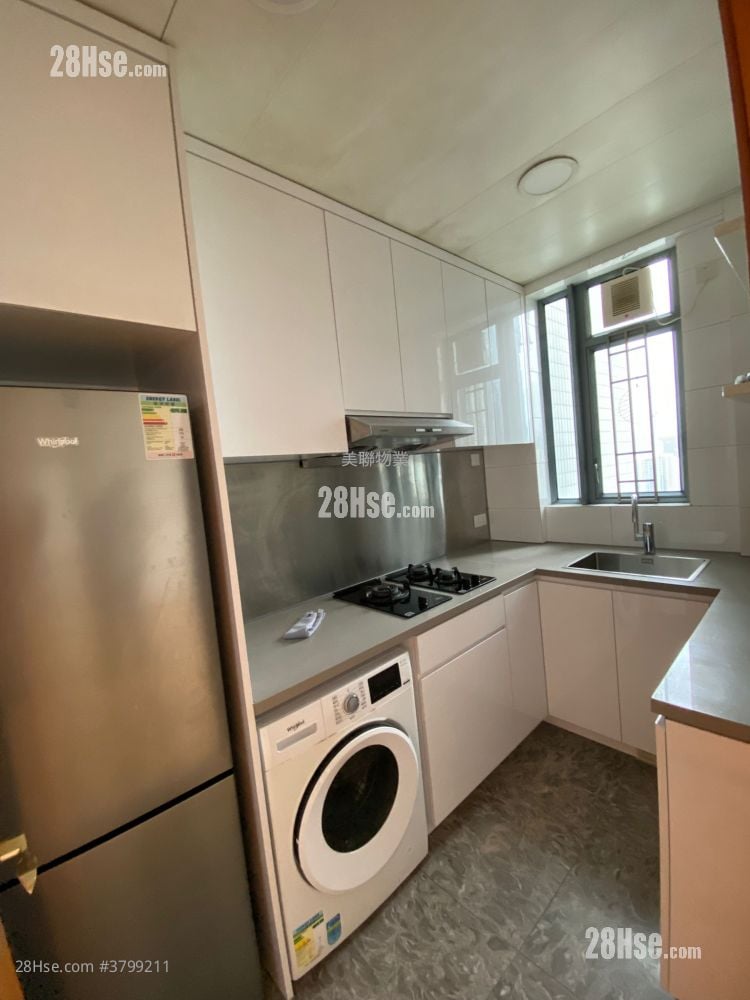 The Dynasty Rental 4 Bedrooms 728 ft²