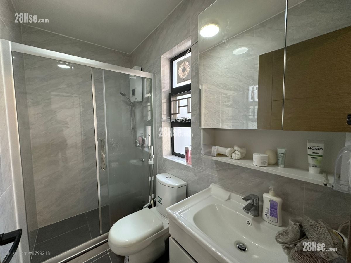 Village Sell 3 Bedrooms , 2 Bathrooms 1,400 ft²