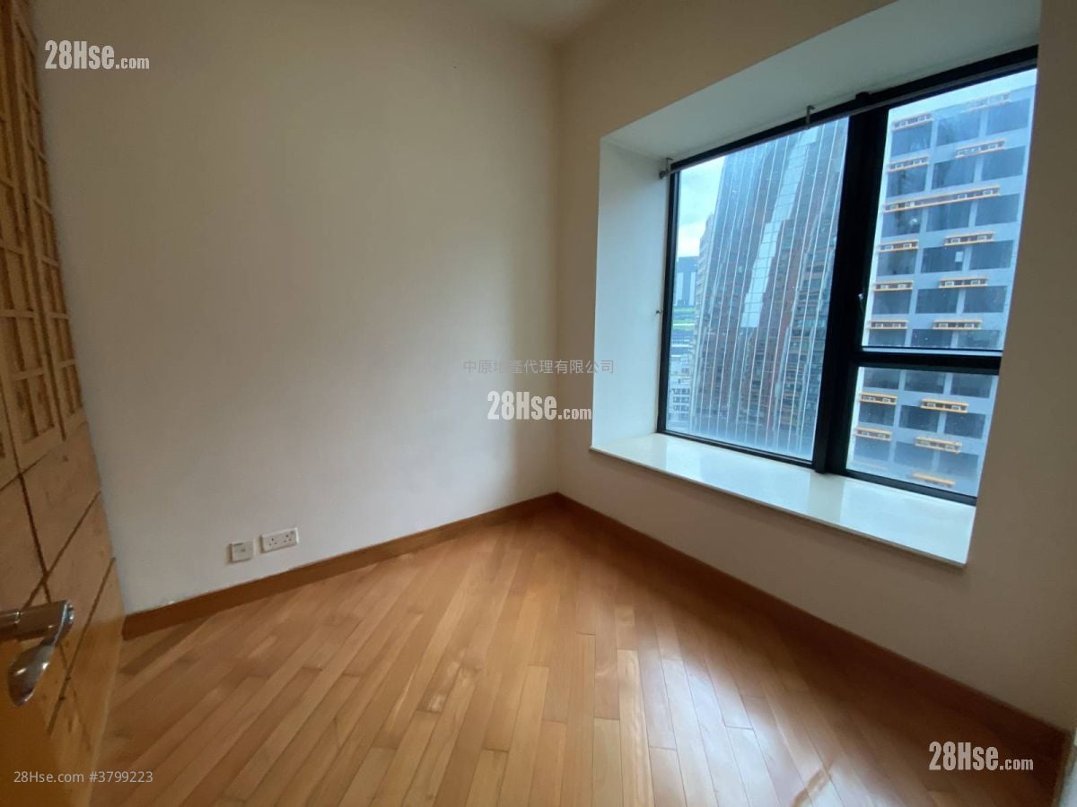 Chelsea Court Sell 2 Bedrooms , 1 Bathroom 460 ft²