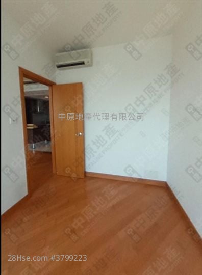 Chelsea Court Sell 2 Bedrooms , 1 Bathroom 460 ft²