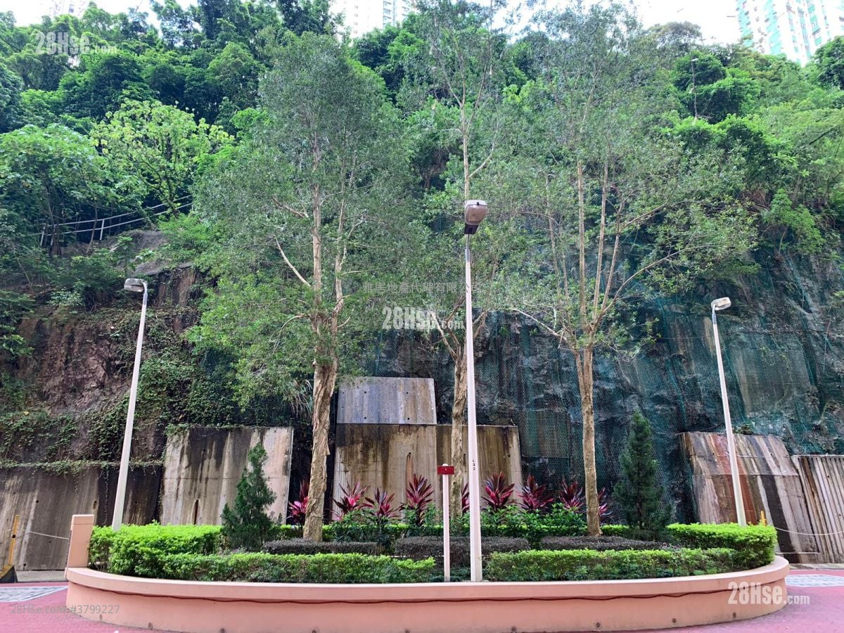 Lei On Court Sell 3 Bedrooms , 2 Bathrooms 650 ft²