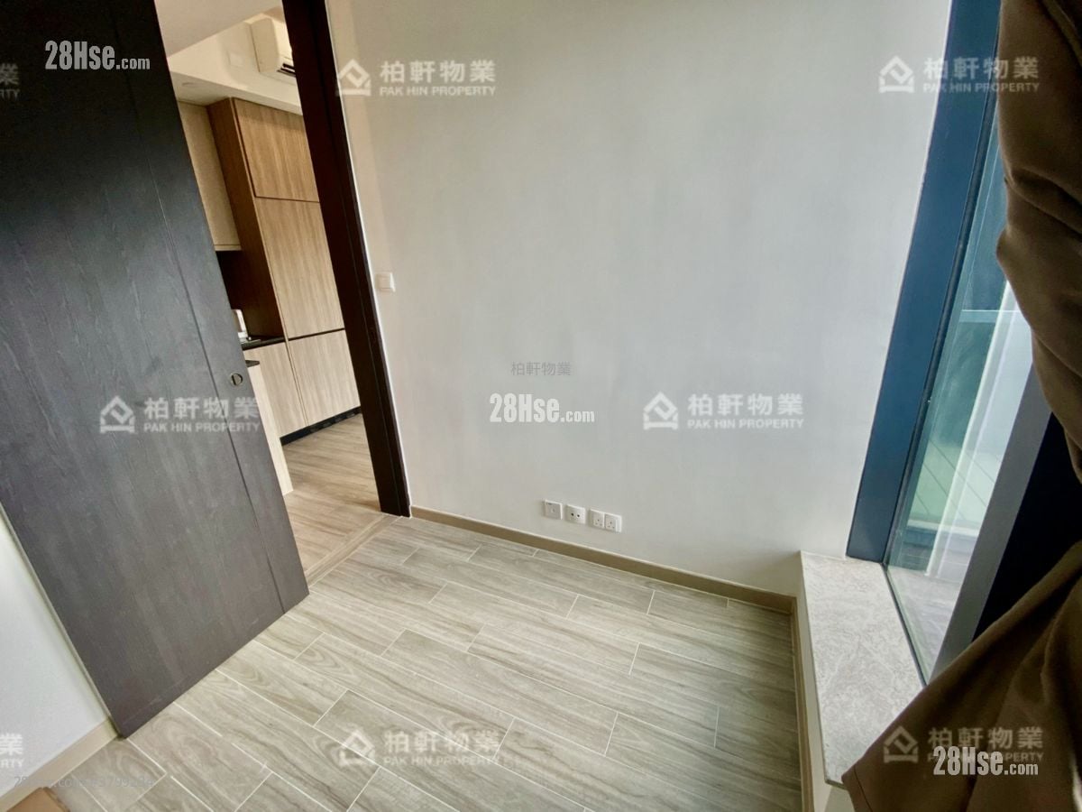 Novum East Sell 2 Bedrooms , 1 Bathroom 290 ft²