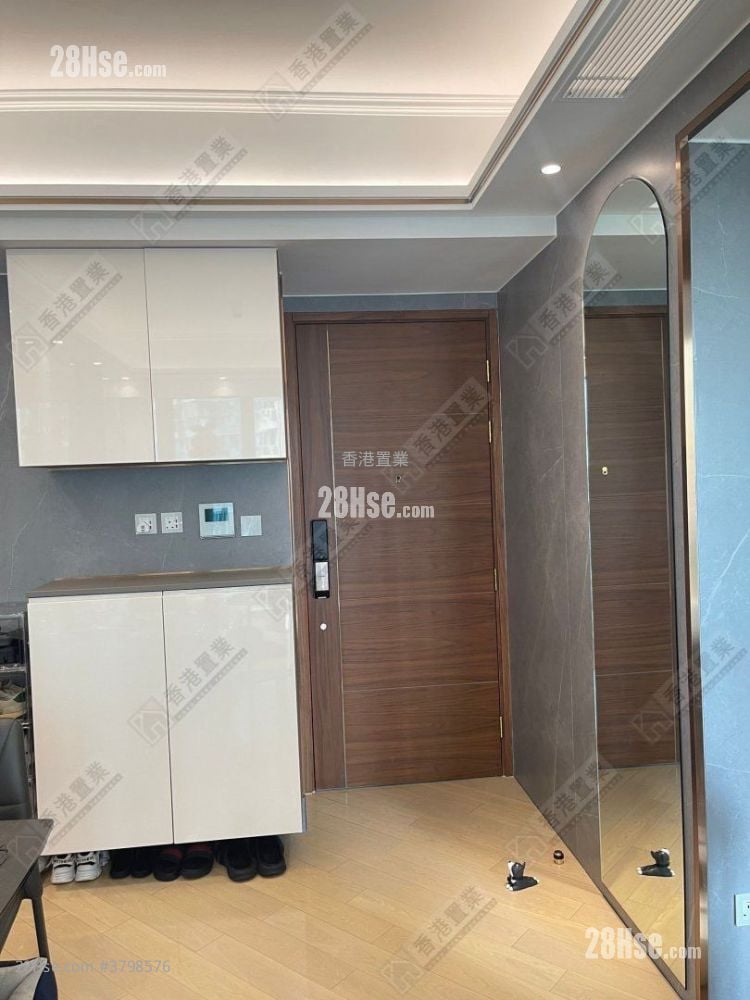 Grand Central Sell 2 Bedrooms , 1 Bathroom 522 ft²