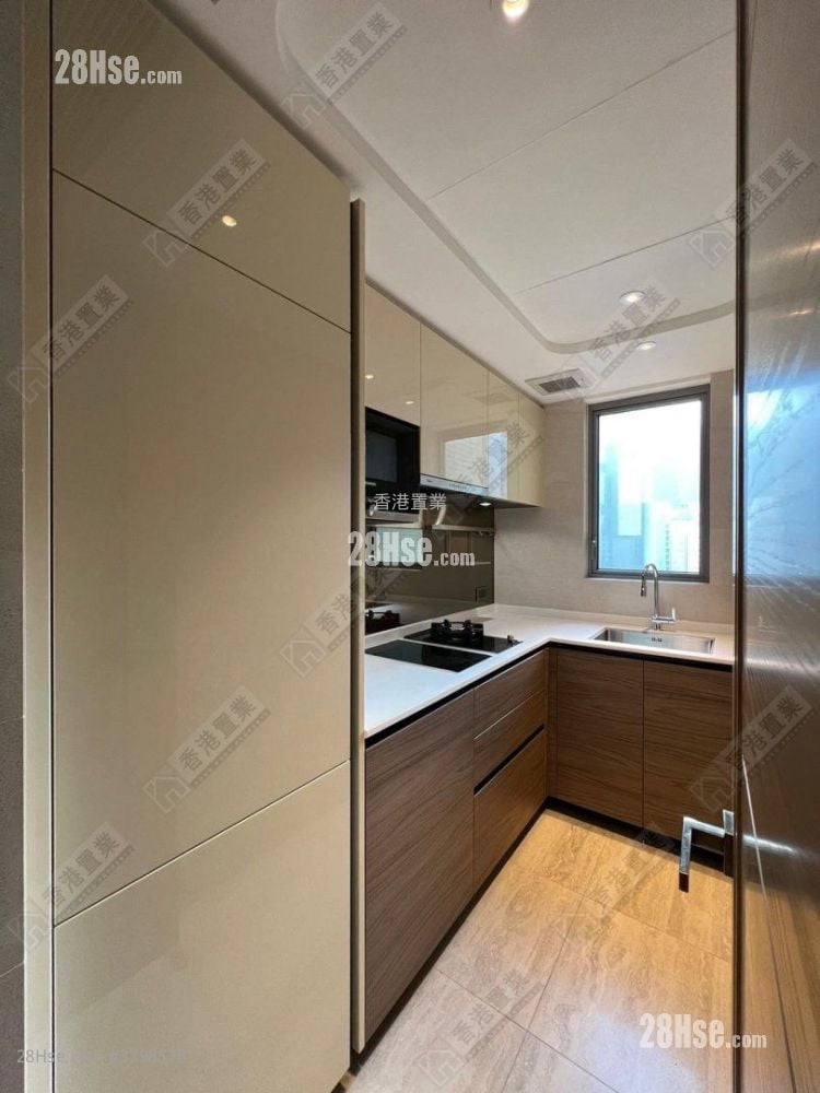 Grand Central Sell 2 Bedrooms , 1 Bathroom 522 ft²